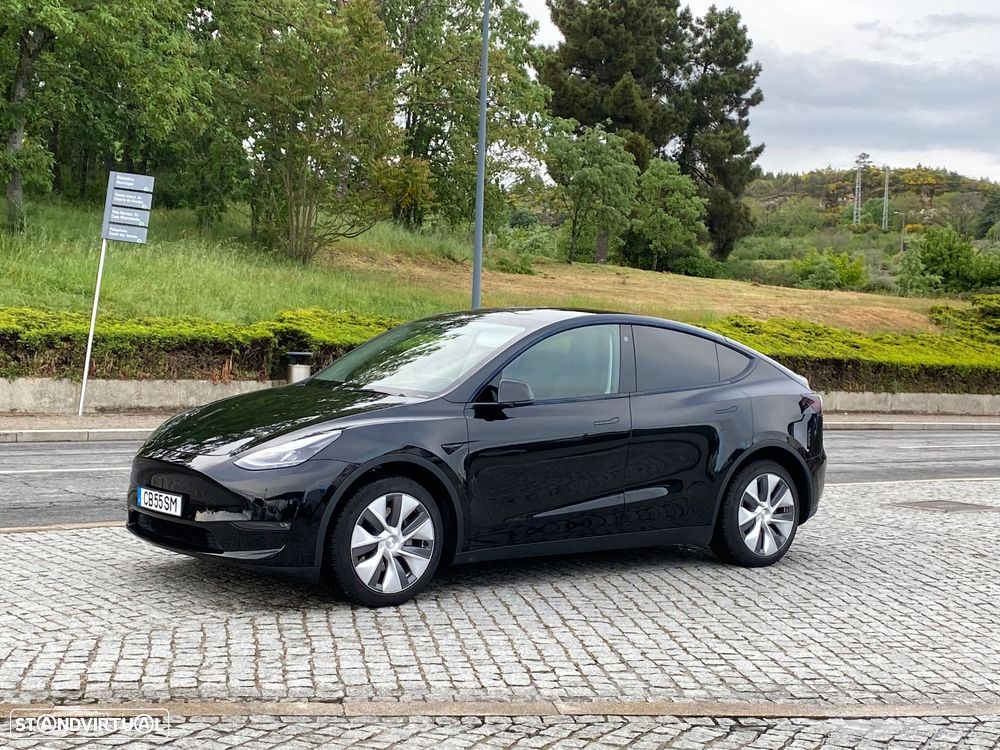Tesla Model Y Long Range Dual Motor AWD - 26