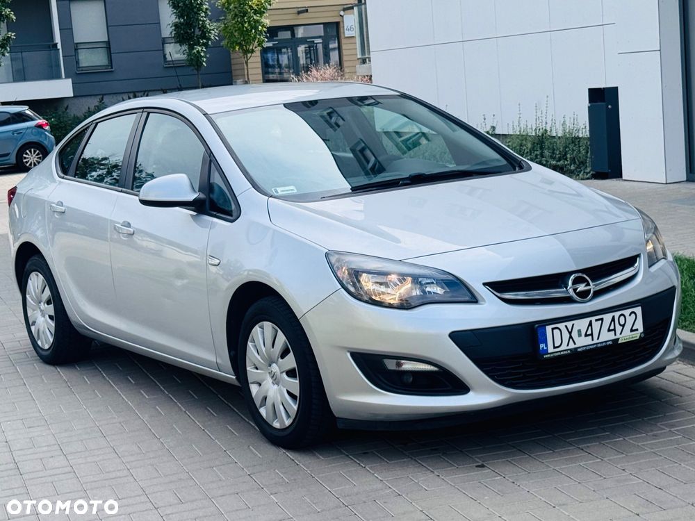 Opel Astra IV 1.4 T Business S&S - 1