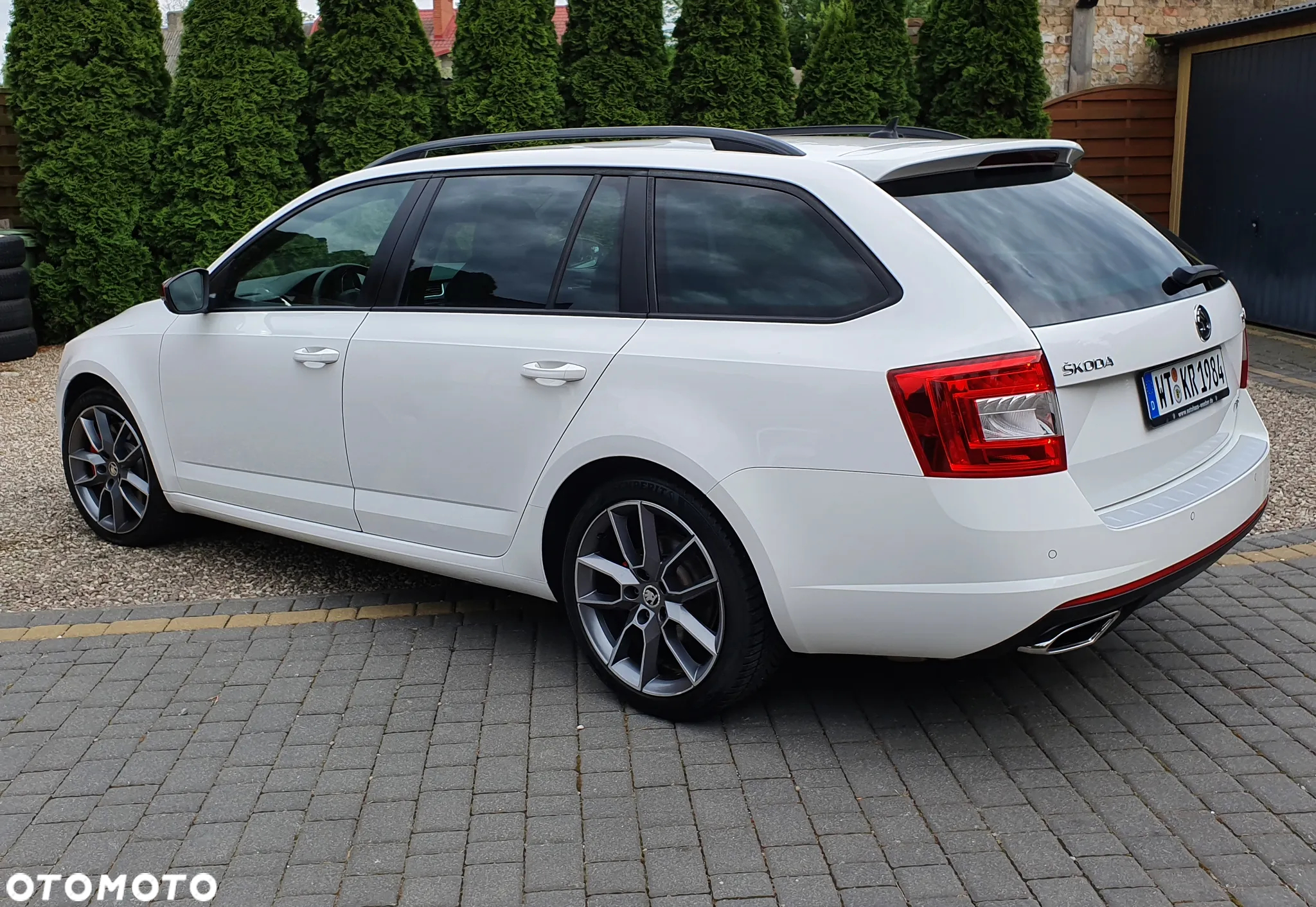 Skoda Octavia Combi 2.0 TDI RS - 9