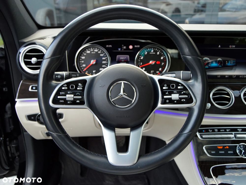 Mercedes-Benz Klasa E 450 4Matic 9G-TRONIC - 15