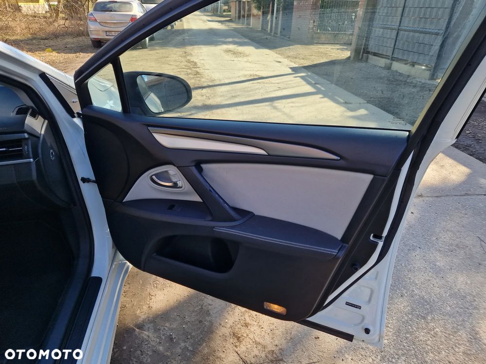 Toyota Avensis 1.8 Style MS - 17