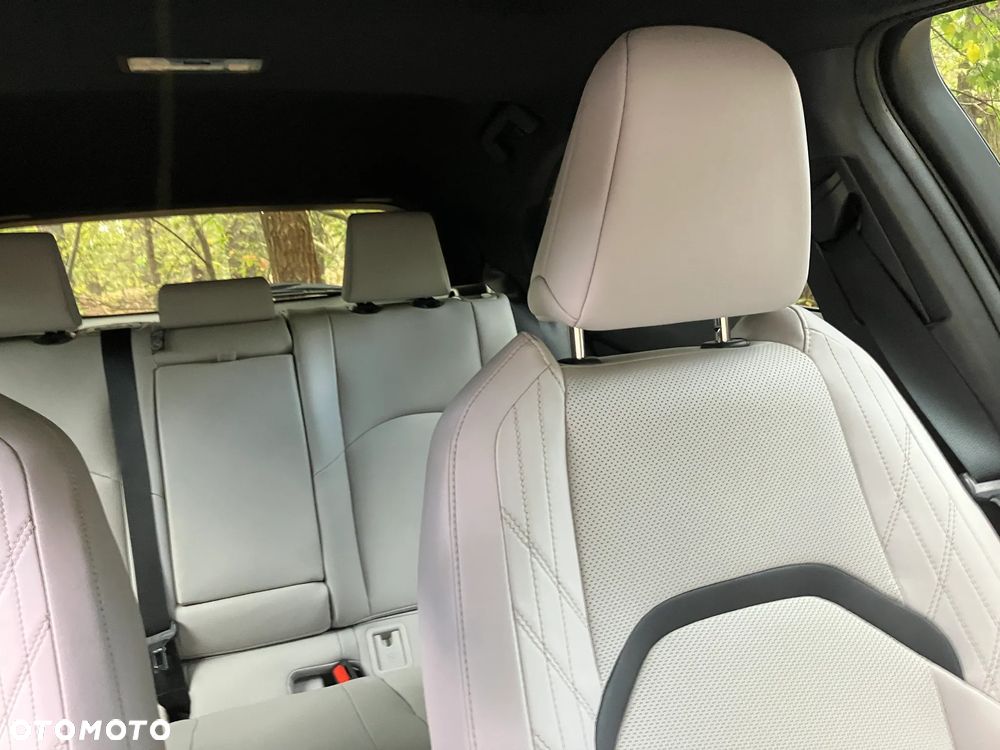 Lexus UX 300h - 10