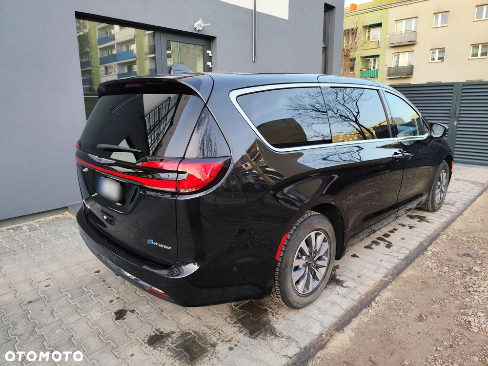 Chrysler Pacifica - 11