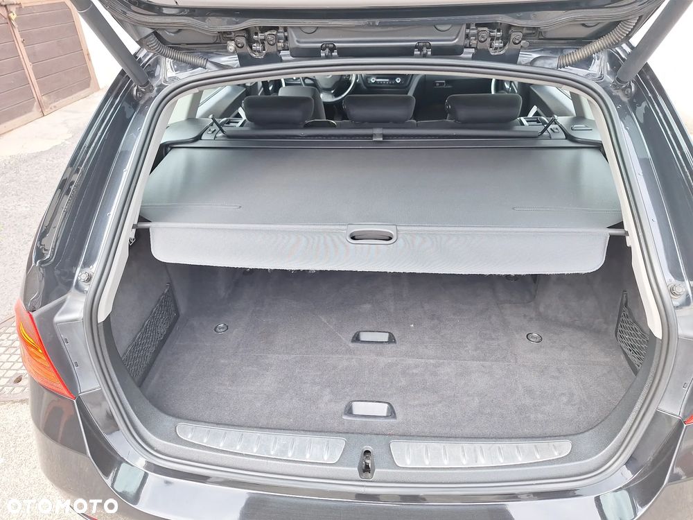 BMW Seria 3 318d - 15