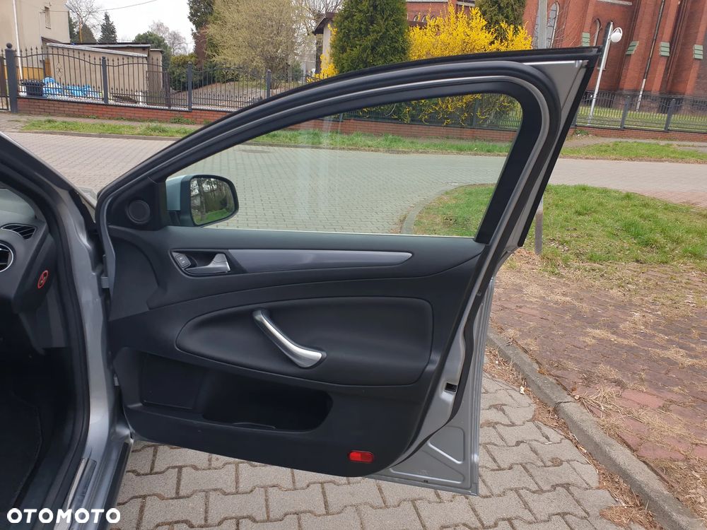 Ford Mondeo 2.0 TDCi Titanium X - 31