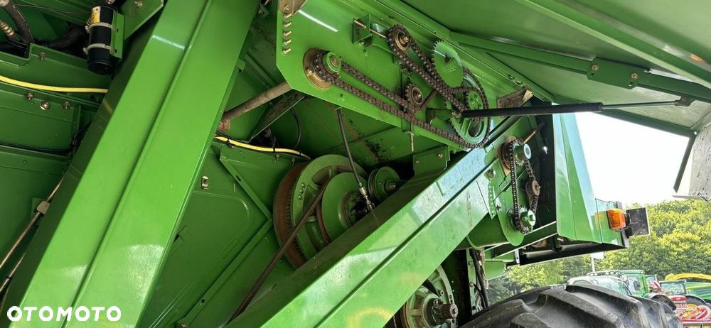 John Deere 1550 Kombajn zbożowy , 2007 , ,hederu 5,5 m, 230 KM , 1550 WTS - 6