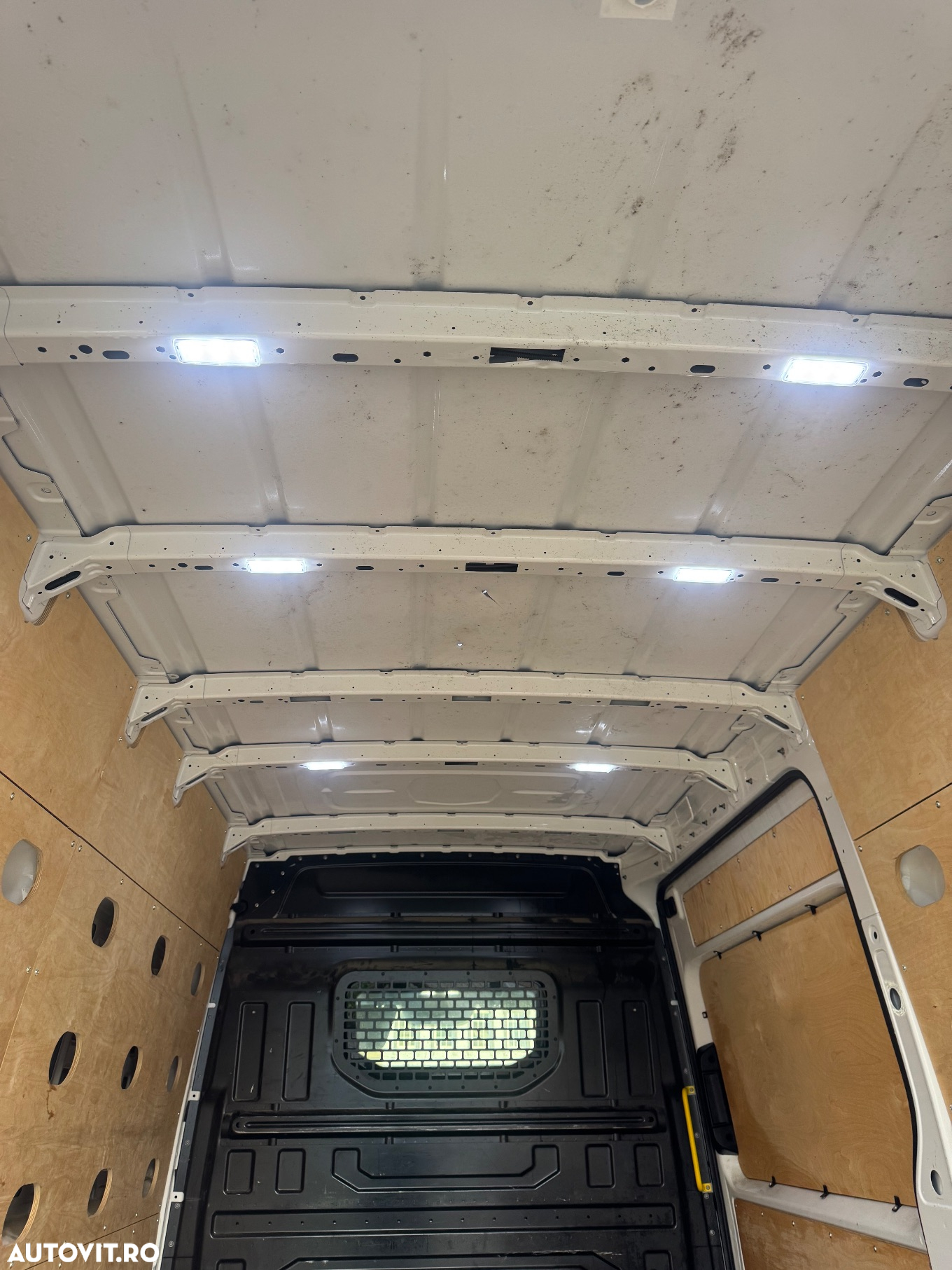 Volkswagen Crafter - 15