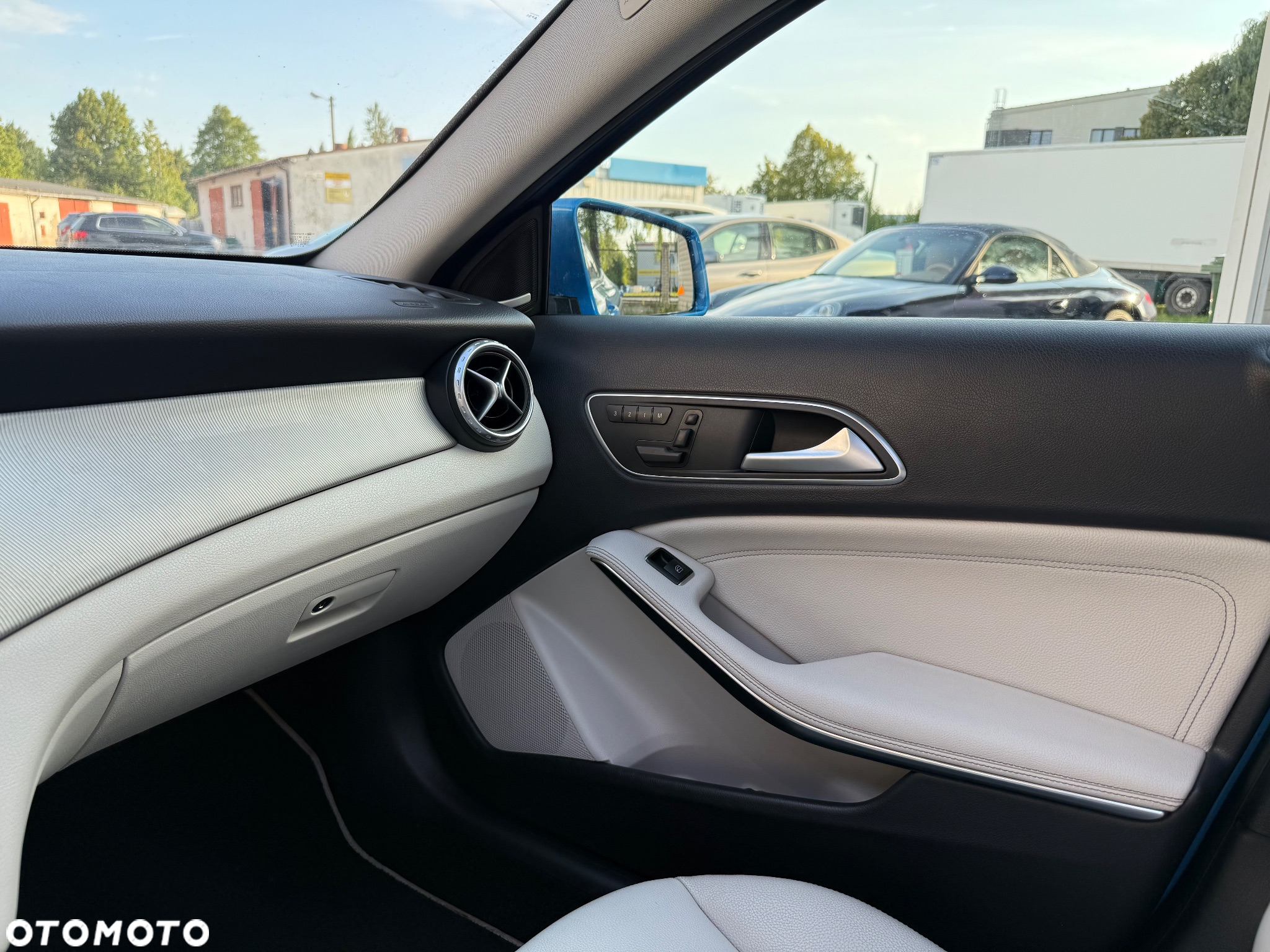 Mercedes-Benz GLA 250 4Matic 7G-DCT AMG Line - 24