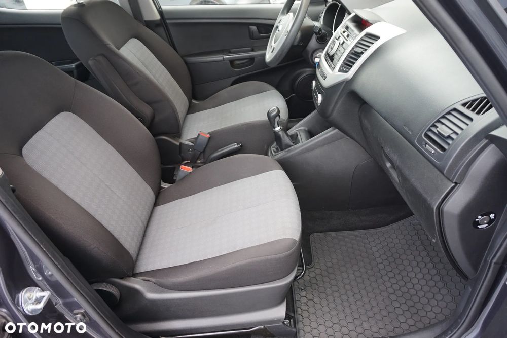 Kia Venga 1.4 M - 11