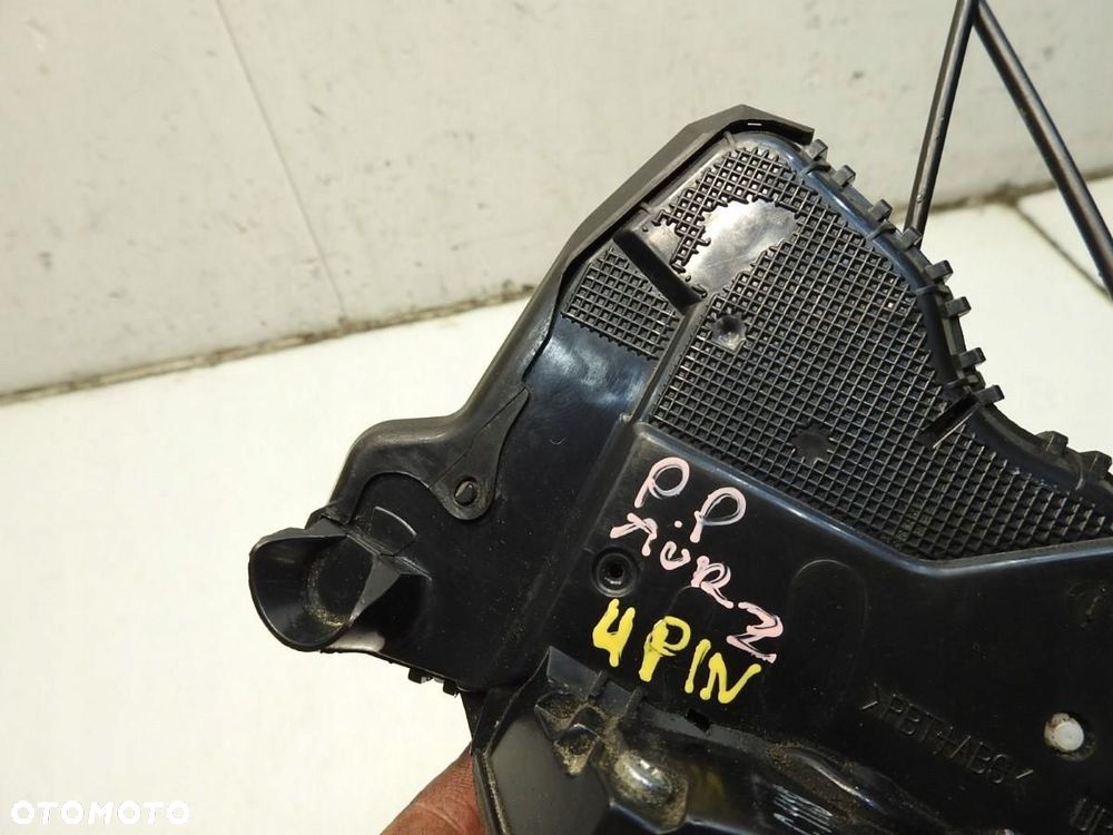 ZAMEK DRZWI PRAWY PRZÓD 4 PIN TOYOTA AURIS II - 2