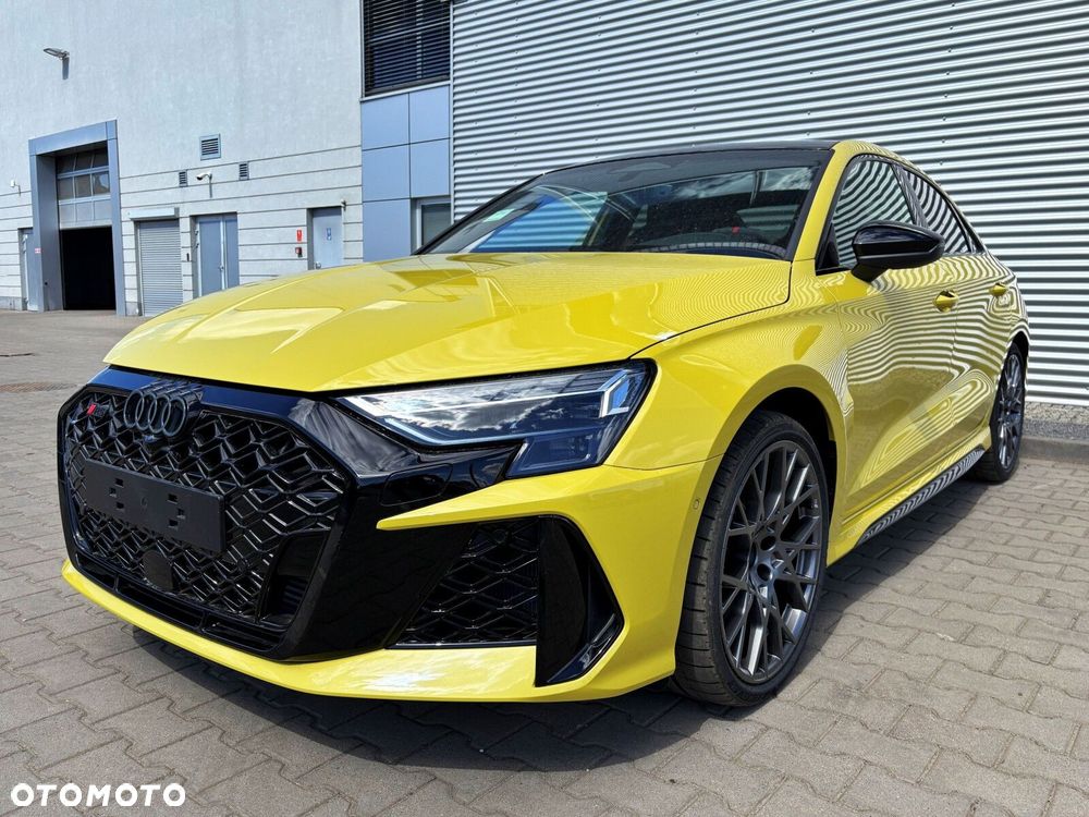Audi RS3 Limousine - 14