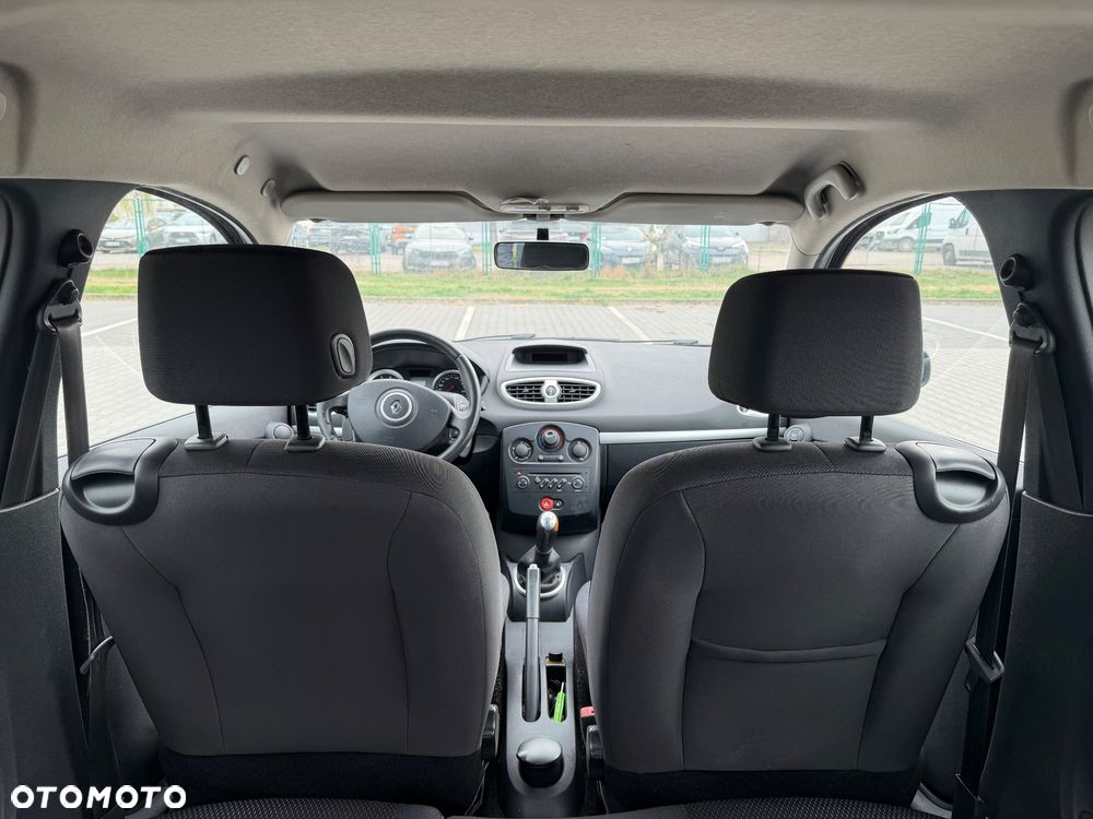 Renault Clio 1.2 16V 75 Expression - 19