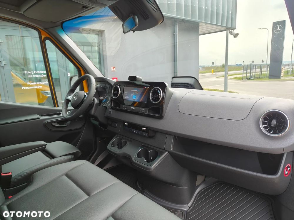 Mercedes-Benz eSprinter - 14
