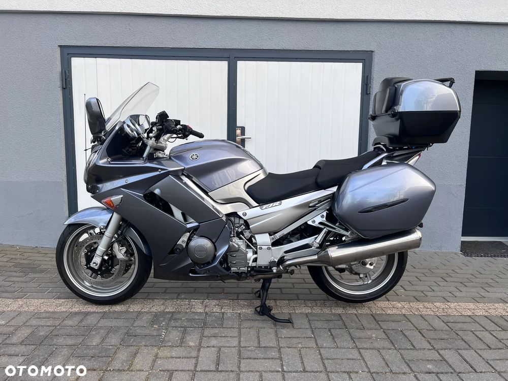 Yamaha FJR - 6