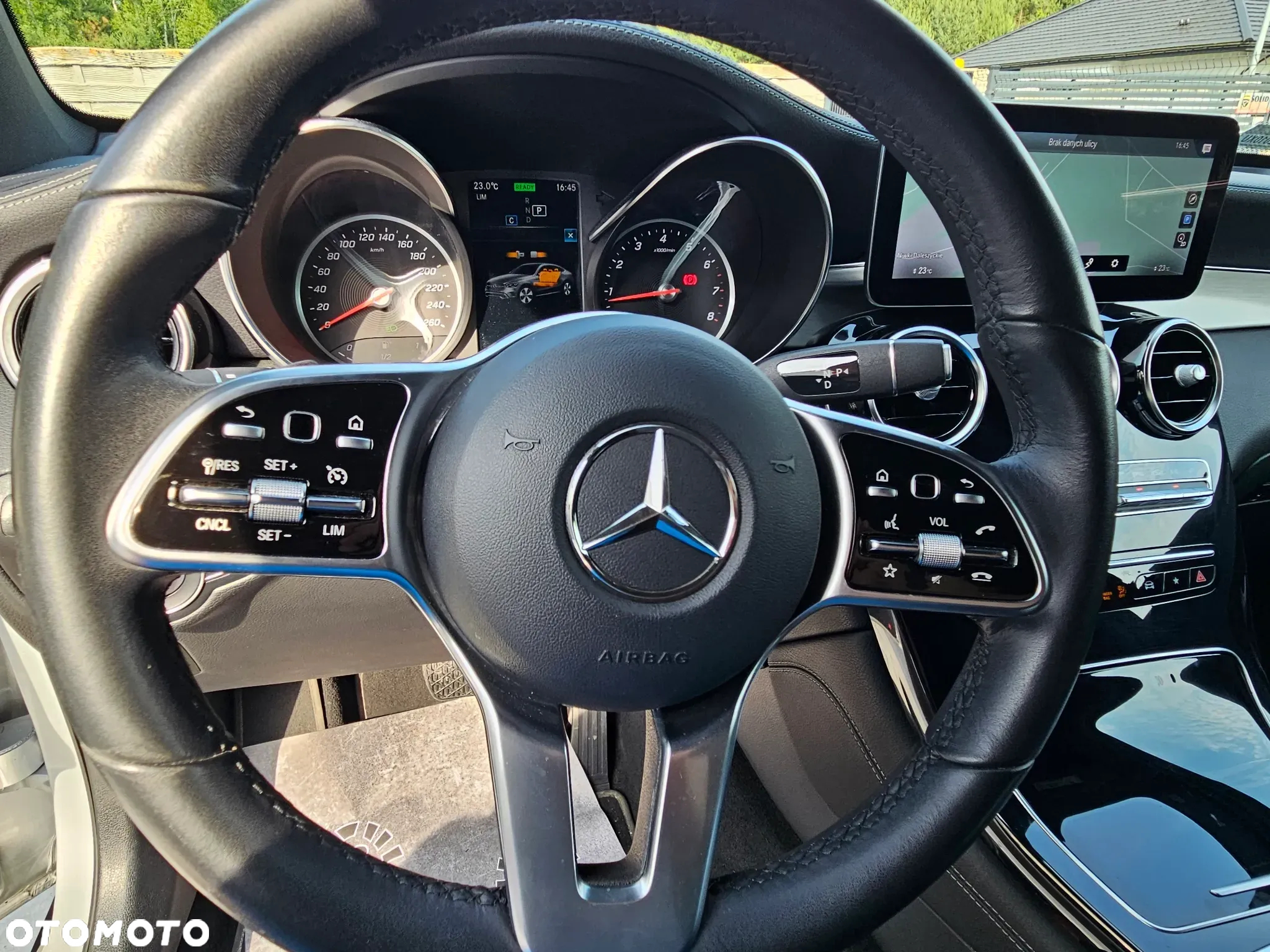 Mercedes-Benz GLC - 22