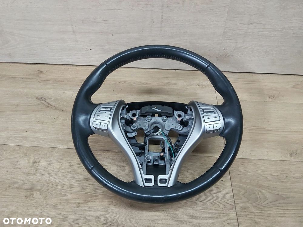 Nissan Qashqai II J11 Kierownica skóra - 1