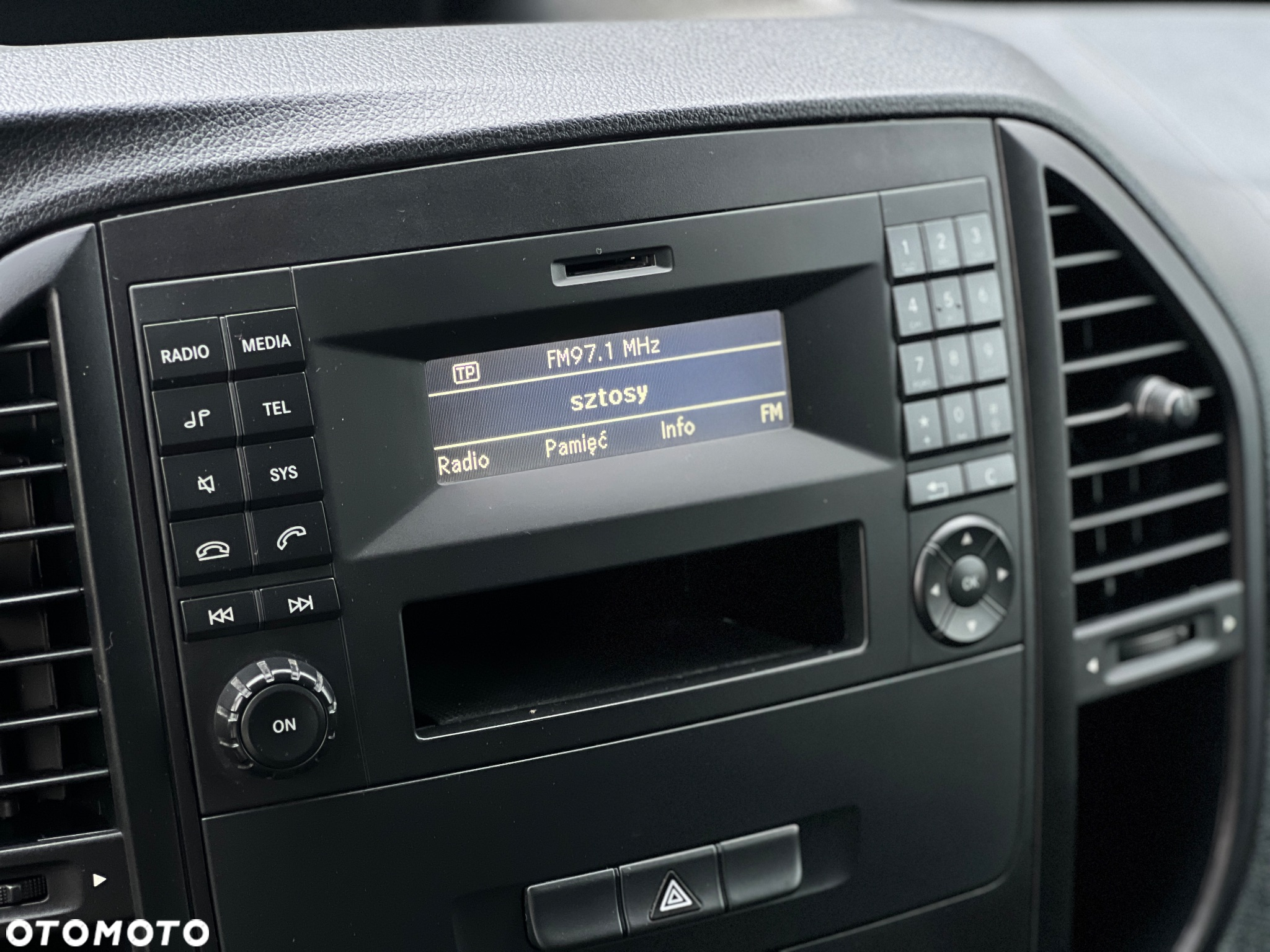 Mercedes-Benz VITO 109 - 23