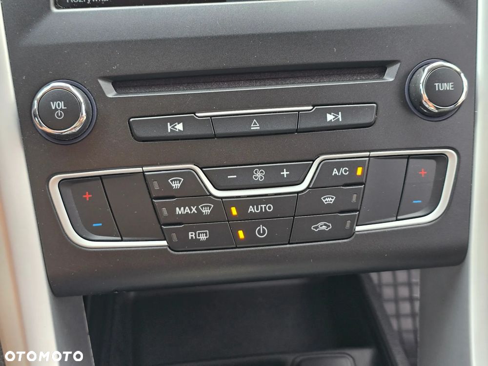 Ford Mondeo 1.5 EcoBoost Gold X (Trend) - 24