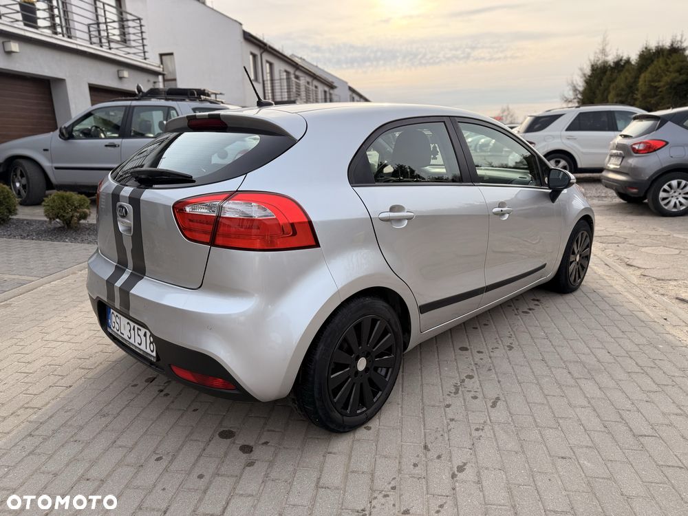 Kia Rio - 5