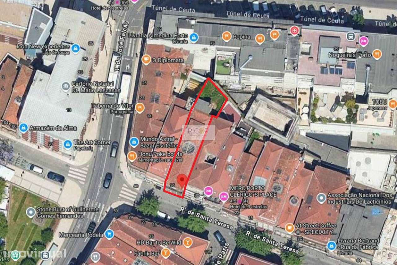Prédio na baixa do Porto para reconstruir e ampliar - Zona ARU - Grande imagem: 3/26