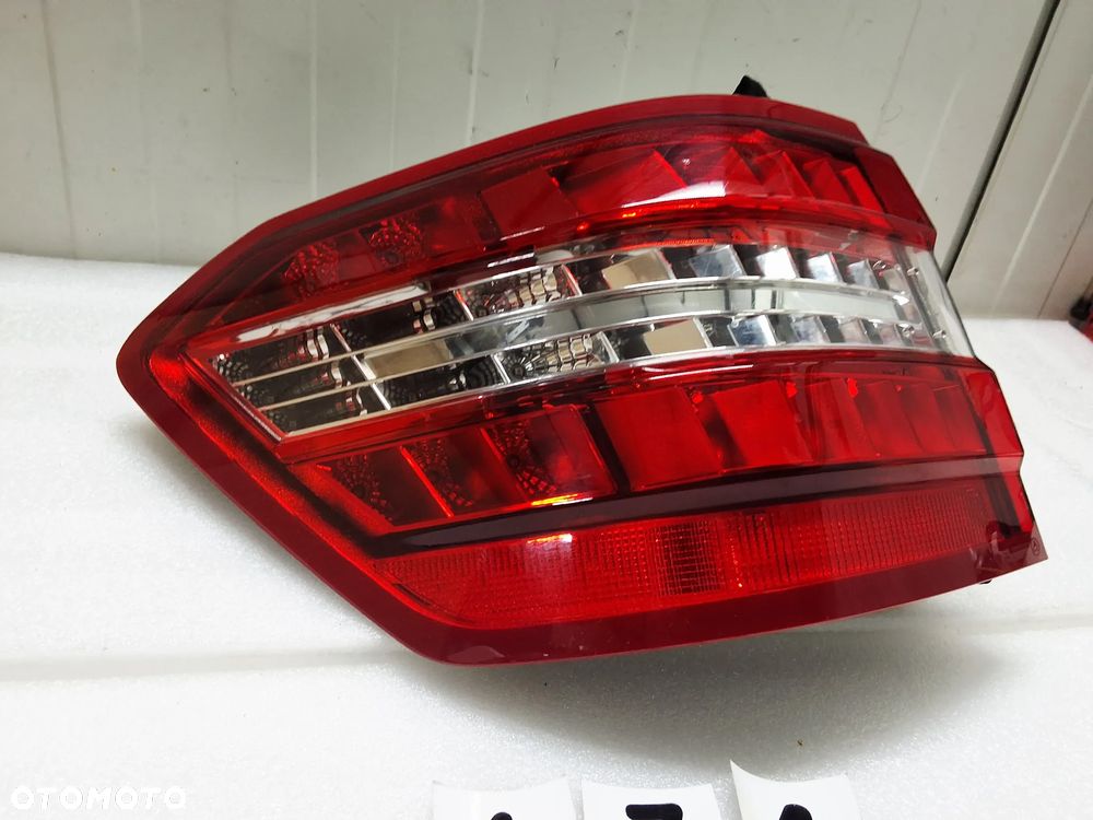 MERCEDES E-KLASA W212 TYLNY LEWA LAMPA LED KOMBI ŁADNA 2009-2013 ROK - 6