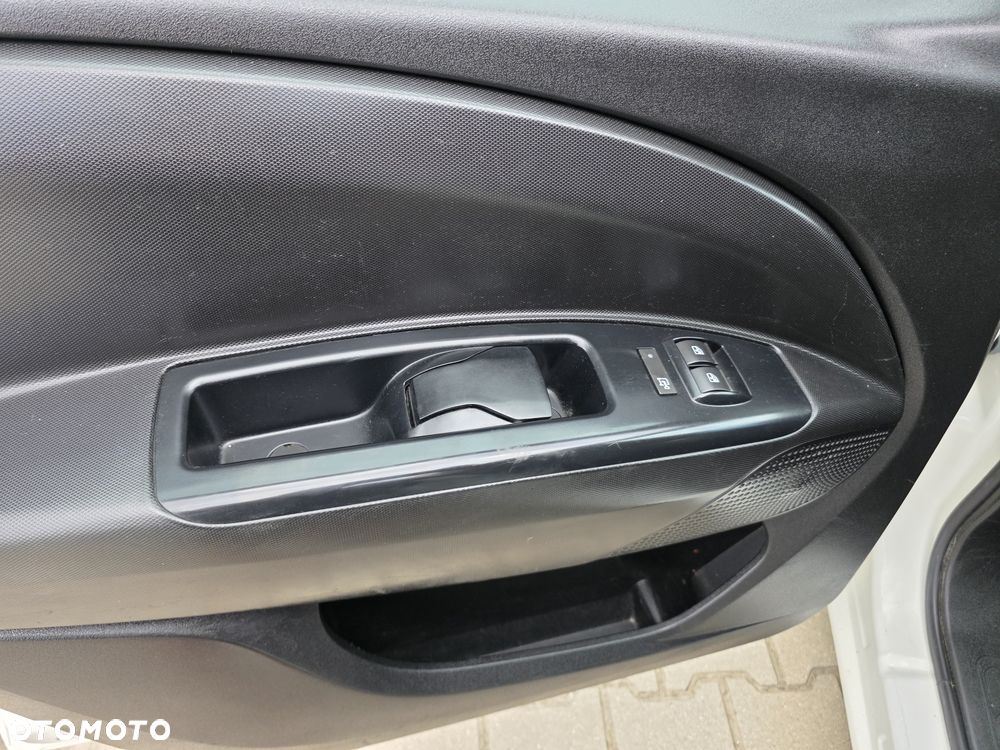 Opel Combo - 17