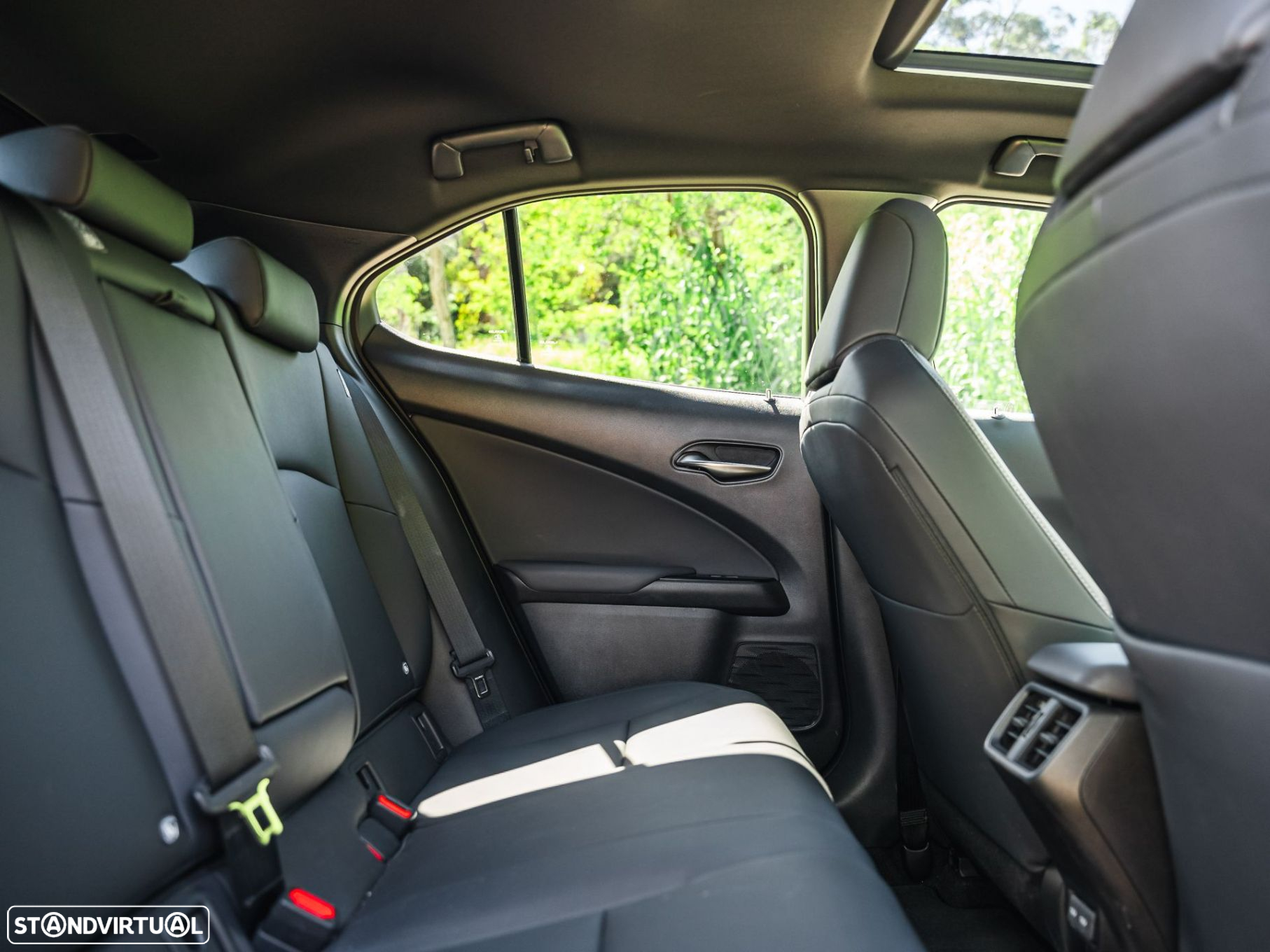Lexus UX 250h - 7