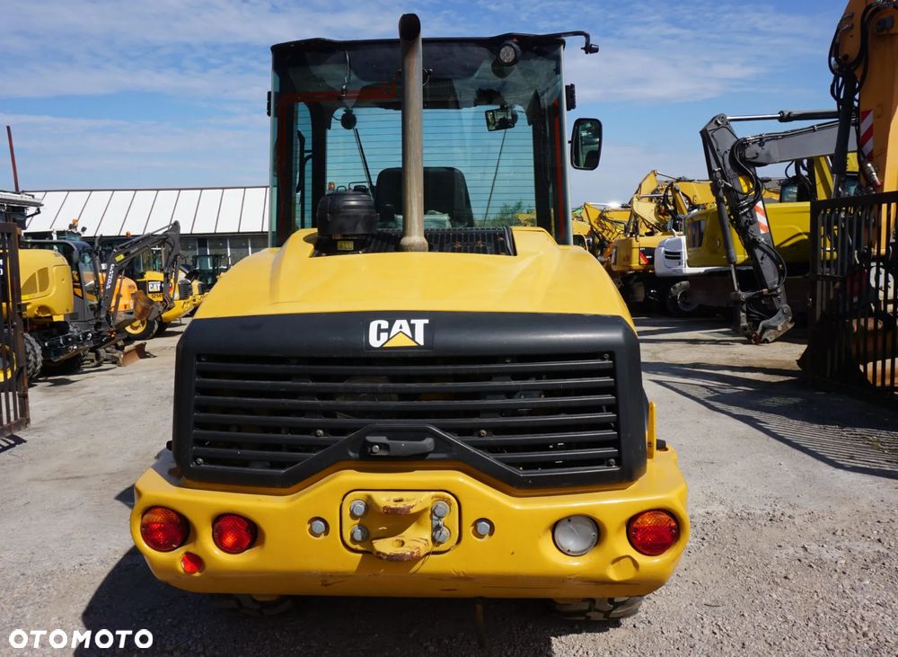 Caterpillar CAT 906 - 5