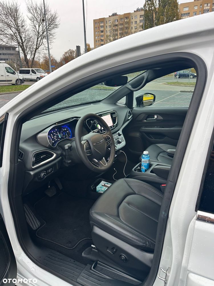 Chrysler Pacifica - 6