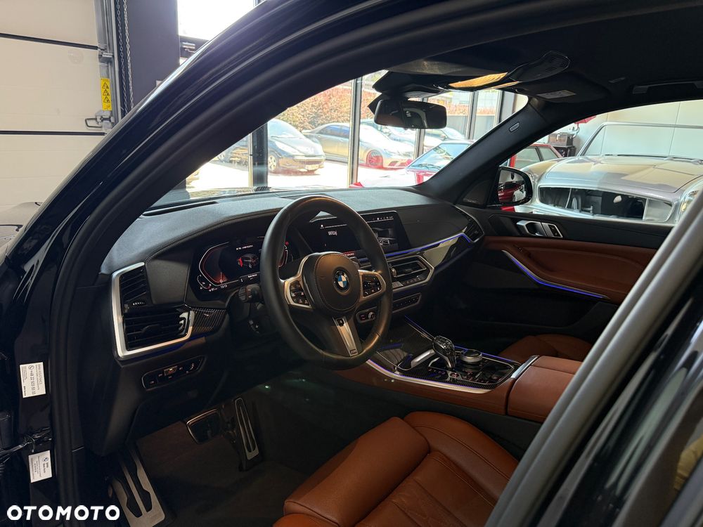 BMW X5 M M50i - 12