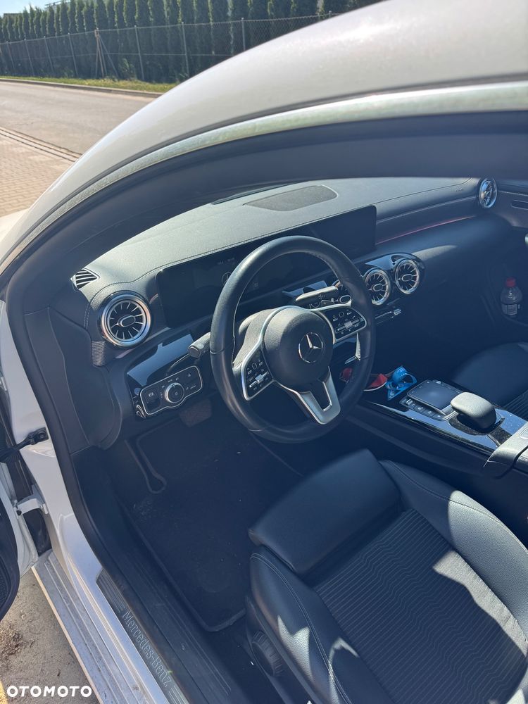 Mercedes-Benz CLA 200 7G-DCT - 7