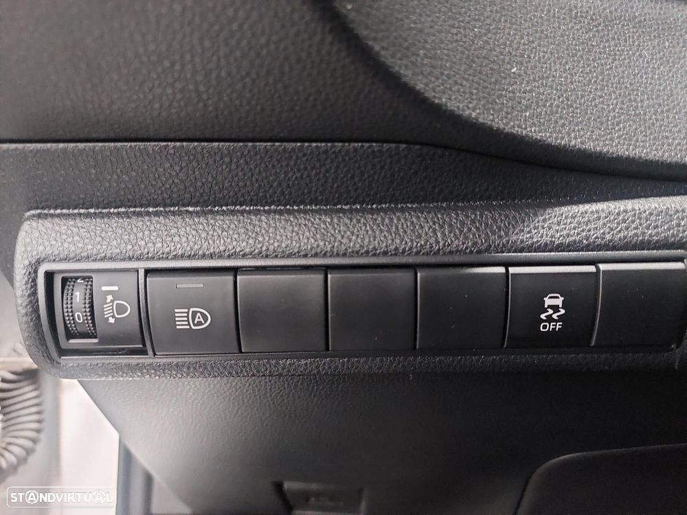 Toyota Corolla 1.8 Hybrid Comfort - 21