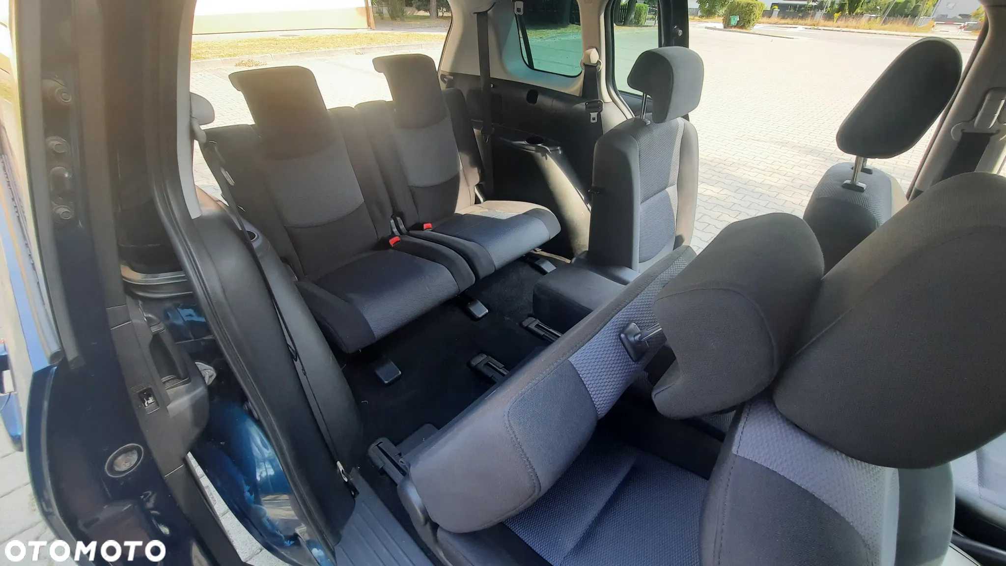 Mazda 5 - 16