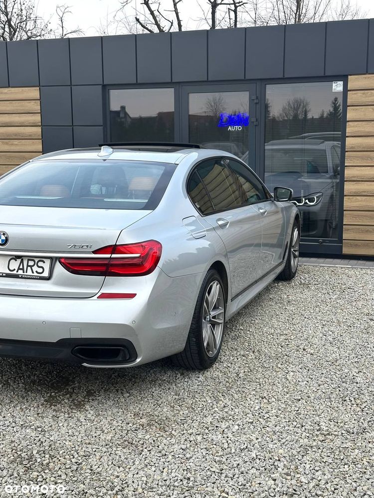BMW Seria 7 750Li xDrive - 26