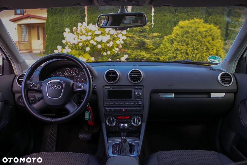 Audi A3 Sportback 2.0 TDI DPF (DSG) S tronic Ambiente - 18