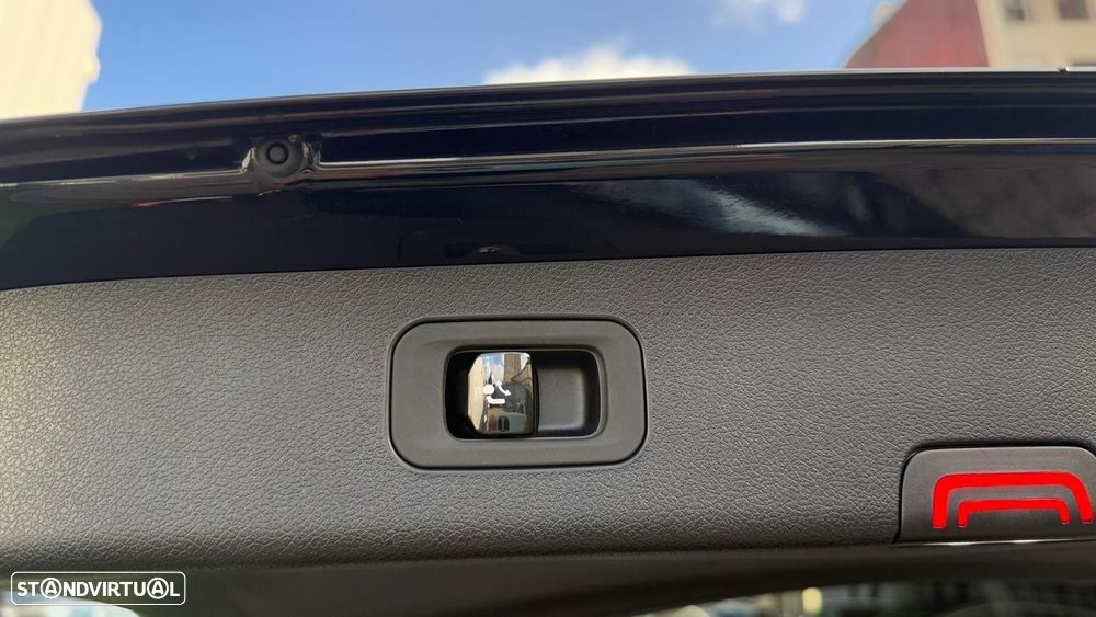 Mercedes-Benz E 300 e Avantgarde - 21