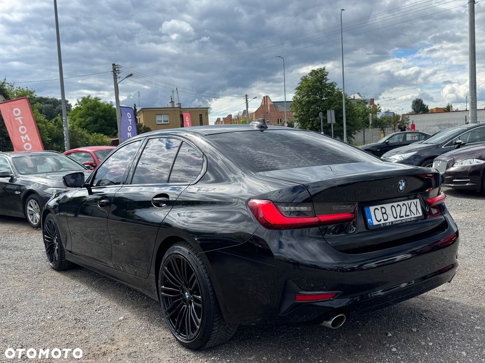 BMW Seria 3 318d Sport Line Shadow - 38