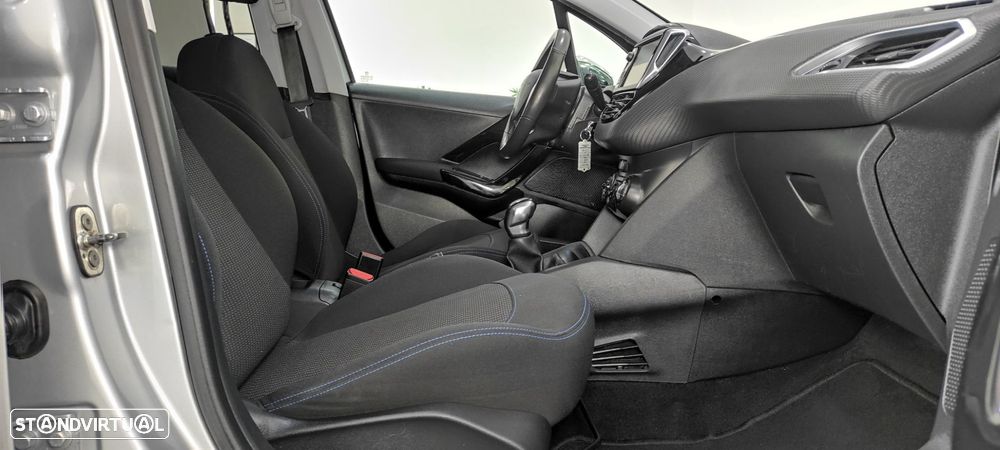 Peugeot 208 1.2 PureTech Style - 23