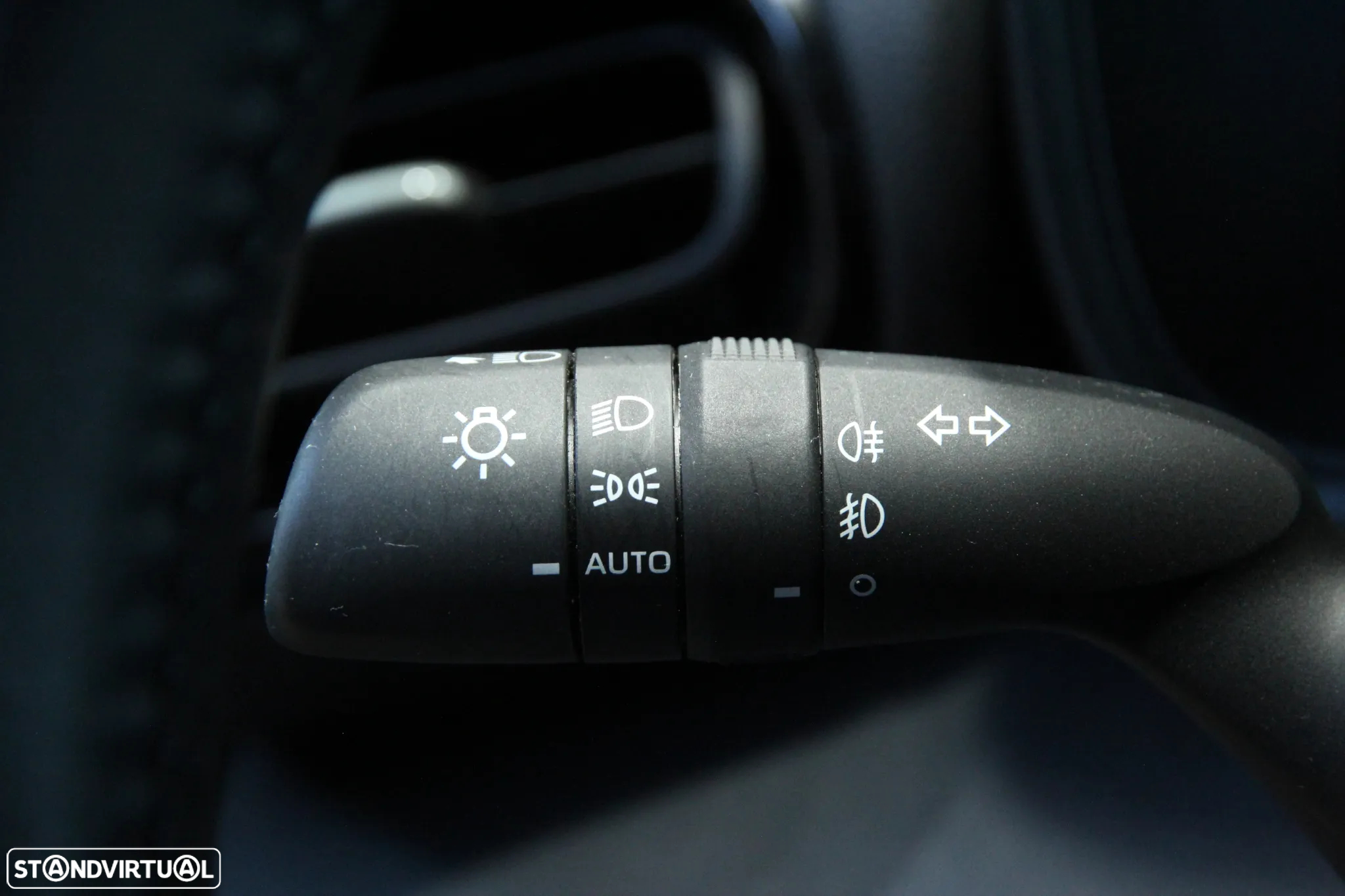 Toyota Yaris Cross 1.5 HDF Luxury - 23