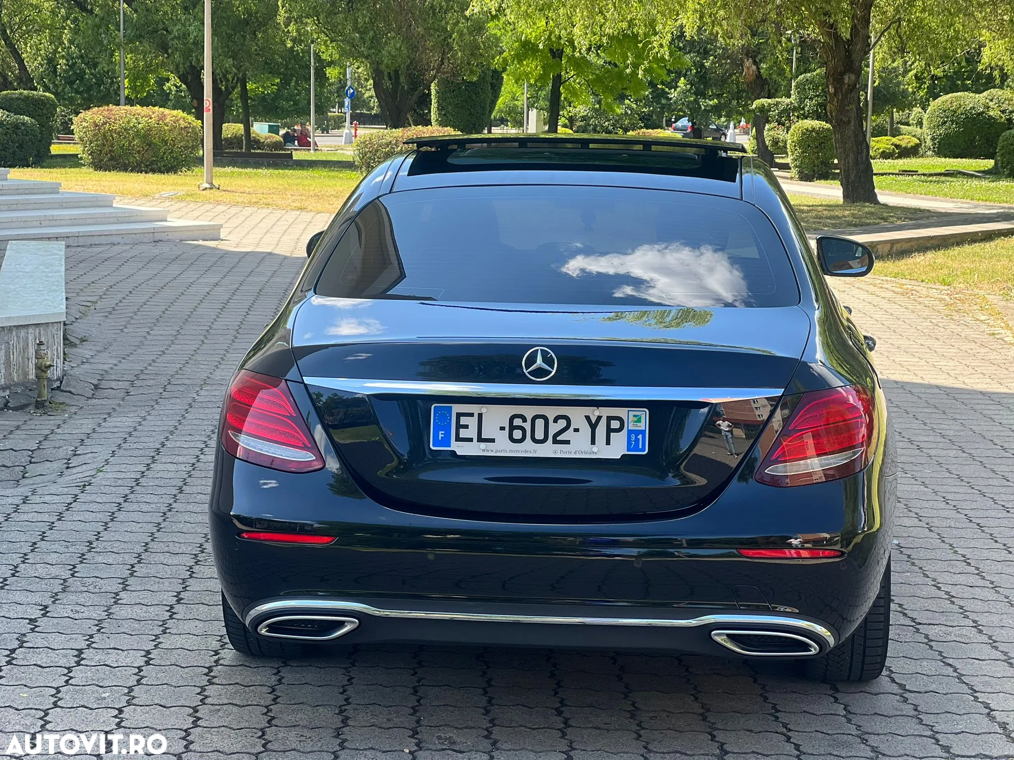Mercedes-Benz E 220 d 4Matic T 9G-TRONIC Avantgarde - 13
