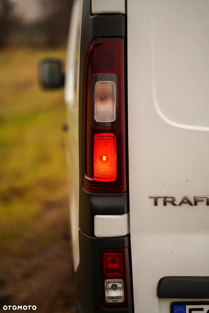 Renault Trafic - 16