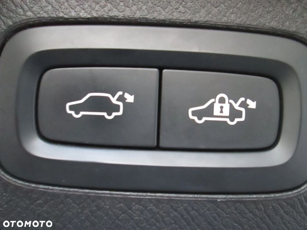 Volvo XC 90 B5 D AWD Geartronic Momentum Pro - 8