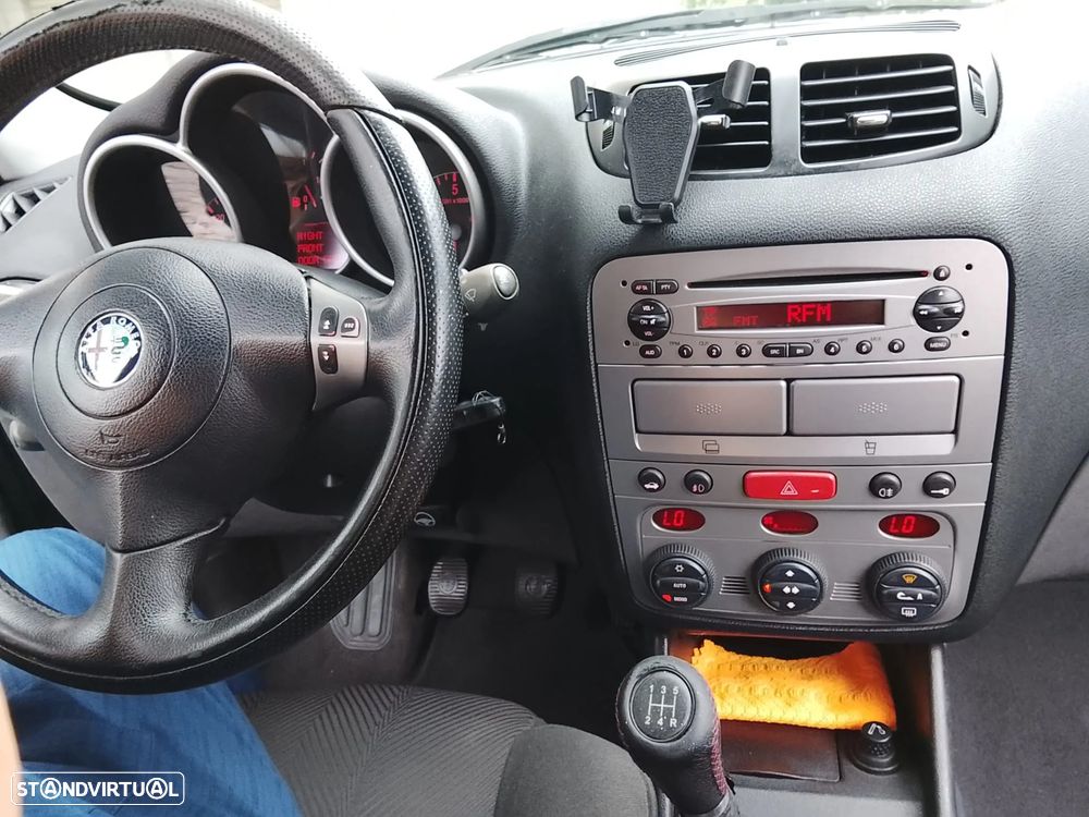 Alfa Romeo 147 1.6 TS - 3