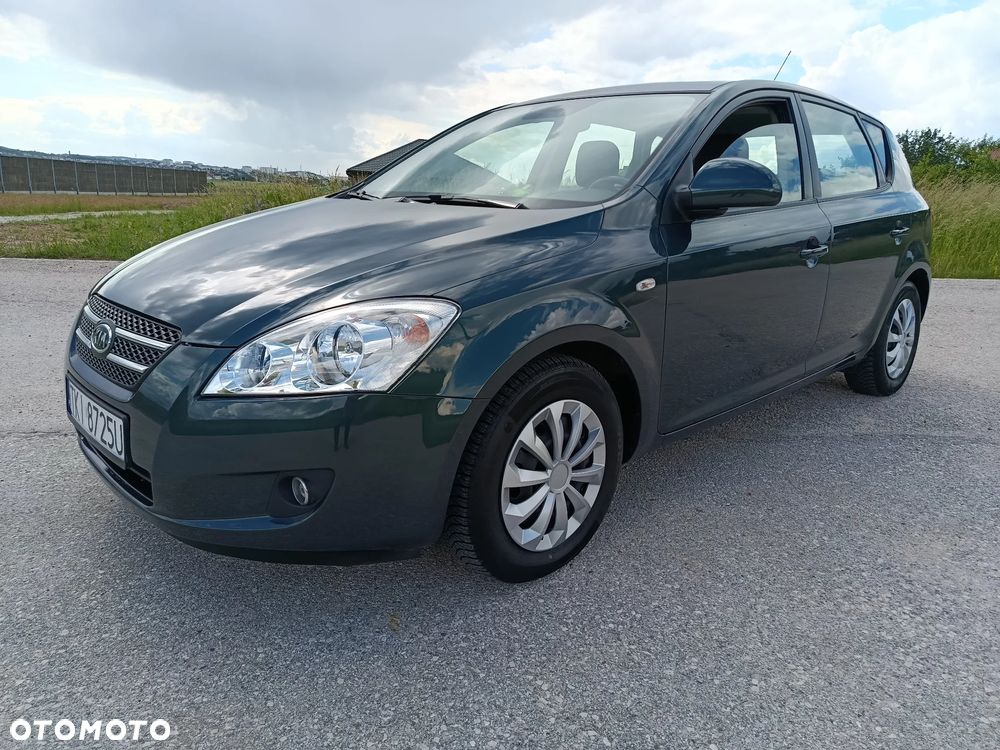 Kia Ceed - 1