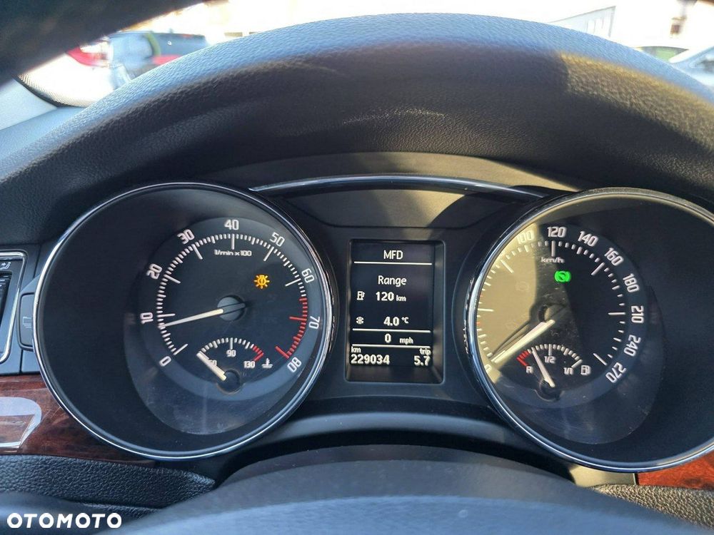 Skoda Superb 1.8 TSI DSG Elegance - 9