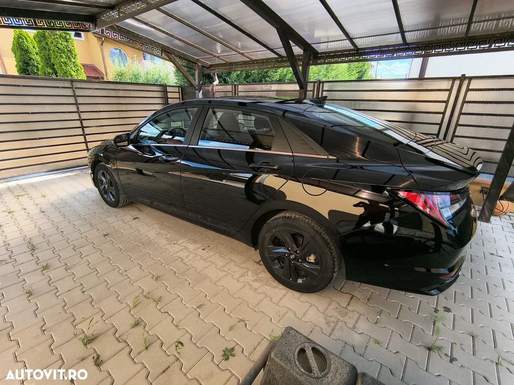 Hyundai Elantra 1.6 l 123 CP 6MT Highway - 2
