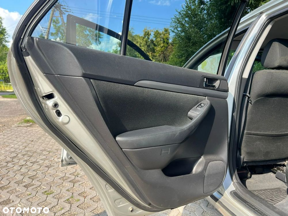 Toyota Avensis 2.2 D-4D Prestige - 28