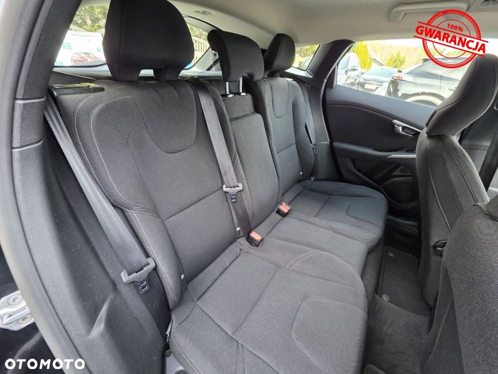 Volvo V40 - 23