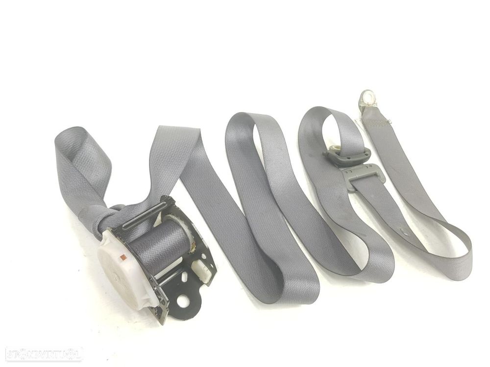 CINTO DE SEGURANÇA TRASEIRO DIREITO TOYOTA LAND CRUISER J12 - 1