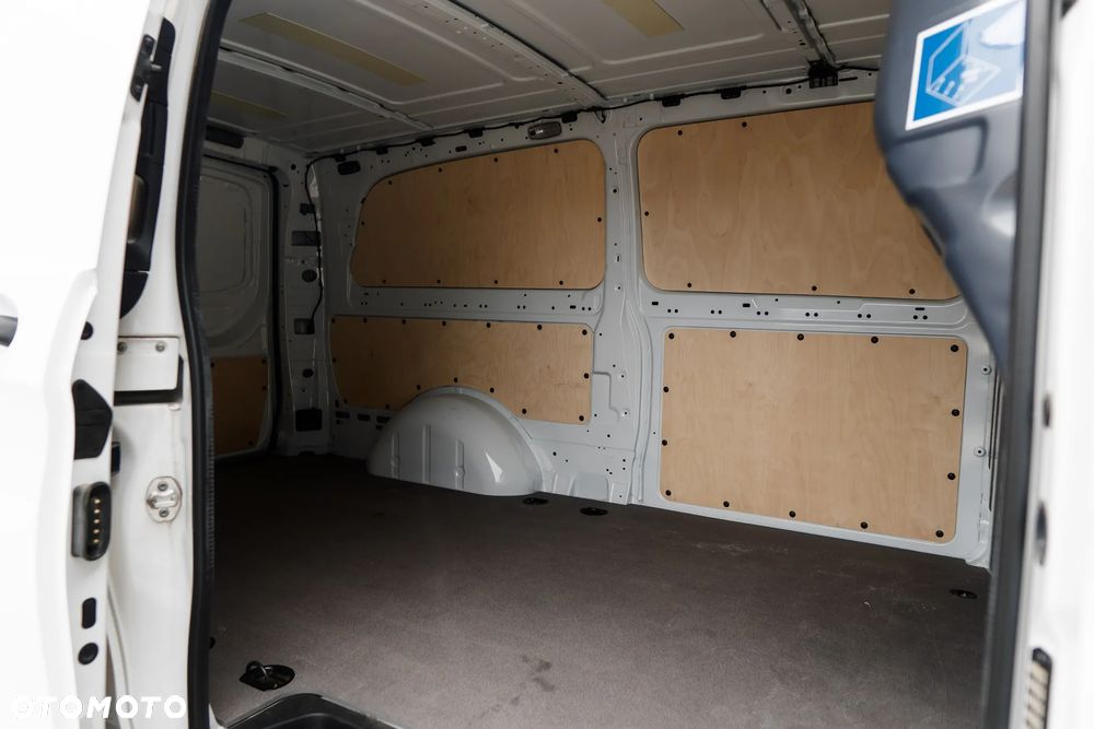 Mercedes-Benz Vito Furgon - 13